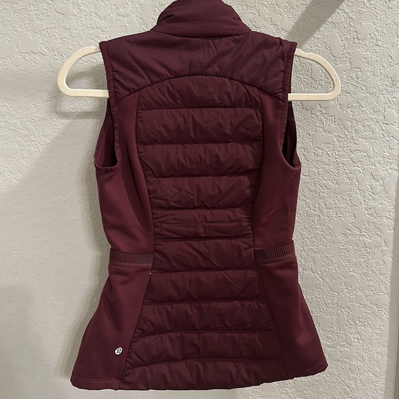 lululemon “running down for it all vest” - Picture 4 of 5